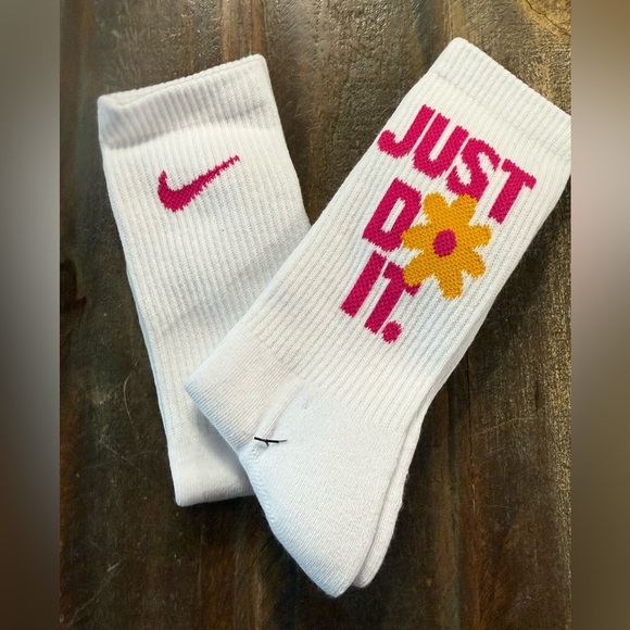 Nike Accessories - Nike Just Do It Dri-Fit Crew Socks White and Pink Flower NWOT